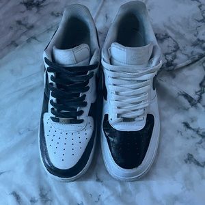 Air Force 1 - White/Black - Size 9.5